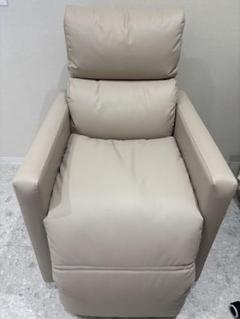 超美品【大特価】リクライニングチェア ベージュ 合成皮革でフカフカ1人掛けソファ
