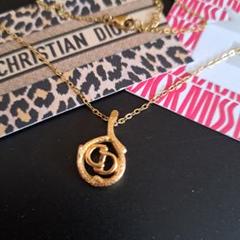 Christian Dior ゴールド ロゴ ネックレス　シルバー箱付き