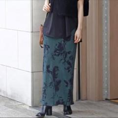 サクラ【日本製】麻　キュプラ　フレアロングスカート BLURRED FLORA SKIRT | SKIRT | SACRA（サクラ）オフィシャルサイト