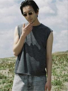MERINO WOOL SLEEVELESS TEE