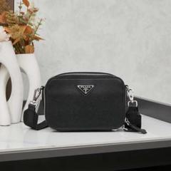 【極美品】PRADA プラダ ショルダーバッグ カメラバッグ Pradaプラダ カメラクロスボディバッグ ショルダーバッグ - メルカリ