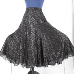 セキネ　社交ダンス　スカート　リバーシブル(黒と花柄) 黒の花柄デザインのロングスカート 黒 丈91cm 【完成品☆社交
