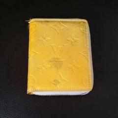 ルイヴィトン ヴェルニブルーム ラウンドファスナー 二つ折り財布
