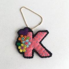 イニシャルチャーム K