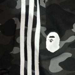 中古美品！アディダス エイプ コラボ ジャージ 限定 L adidas × A BATHING APE コラボ ジャージパンツ／L】 - メルカリ