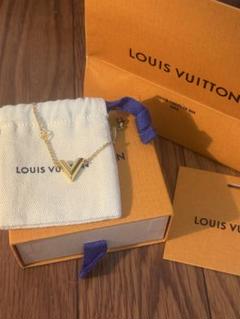 LOUIS VUITTON V字型ブレスレットエセンシャルV