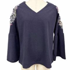 【値下げ】【CECIL McBEE】ネイビー Vネック フレアスリーブ シャツ