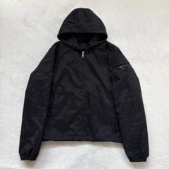 2024年 PRADA Re-Nylon 三角ロゴ 中綿入り ナイロンジャケット