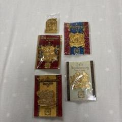 【国内正規品】 非売品 ホテルミラコスタ 5個 アニバーサリー記念ピンバッチ ピンズ・ピンバッジ・缶バッジ