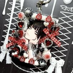 トレカデコ レジン いちご ケーキ ホイップ 黒 赤 ゴシック 個性的 シルバー