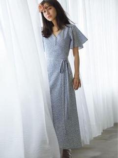 美品 FRAY I.D カシュクールサテンワンピース M 田中みな実着用 FRAY I.D【田中みな実さん着用】IPEKERカシュクールサテンワンピース