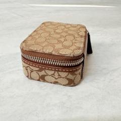コーチ COACH⭐️新品⭐️ ピルケース Amazon.co.jp: COACH（コーチ）トリプルピルケース 41289