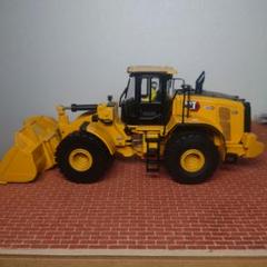 ミニカー　1/50 Cat 972 XE ホイールローダー 「ハイラインシリーズ」 [DM85683H] CAT 972 XE ホイールローダー平爪仕様(1/50) ミニチュア - メルカリ