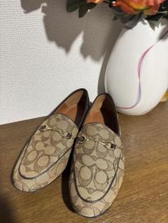 COACH ゴールド・ベージュ ローファー 7B COACH ゴールド・ベージュ ローファー 7B レディース