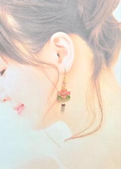 No200蓮の花のピアス・ピンク系・ハンドメイド・レジン・アクセサリー