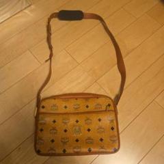 MCM ショルダーバッグ　ヴィンセント柄 サークル　レザー　ゴールド金具 MCM ショルダーバッグ ヴィンセント柄 サークル レザー ゴールド