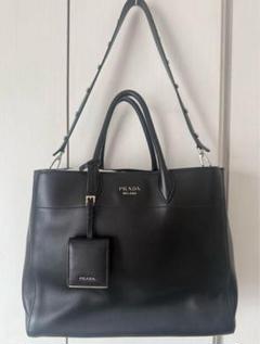 PRADAプラダ⭐︎スタッズバッグ PRADA プラダ ショルダーバッグ スタッズ ブラック レッド