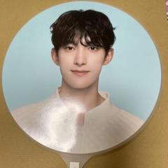 SEVENTEEN DKうちわ follow again Japan ドギョム - メルカリ