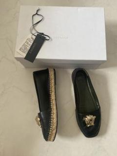 美品 VERSACE ヴェルサーチ 総柄 プリント レザー フラットシューズ