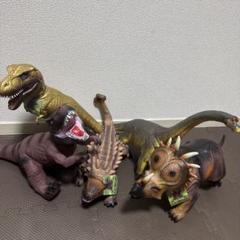 恐竜のソフビフィギュアセット5体　とカエルのおまけ 新しい到着 恐竜のソフビフィギュアセット5体 とカエルのおまけ
