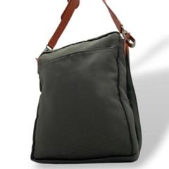 極美品✨ハンティングワールド メッセンジャーバッグ レザー 斜め掛け 極美品✨ハンティングワールド メッセンジャーバッグ レザー