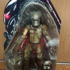kHut: HotToys：Predators - Classic Predator