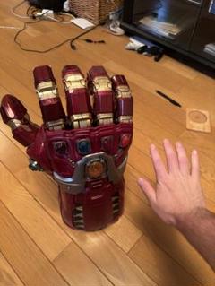 激レアディズニー公式実物大シュリガントレットマーベルmarvel