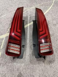 ノア80系後期型テールランプ 左右セット 注意　右ひび割れあり ノア80系後期型テールランプ 左右セット 注意右ひび割れあり