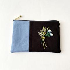 《花束》手刺繍ファスナーポーチ╱blue