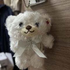 可愛いクマのキーホルダー 白 アミューズメント プライ