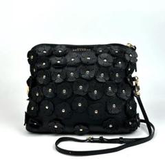 美品●バーバリー　ショルダーバッグ　ロゴ　花　ゴールド金具　レザー　ブラック