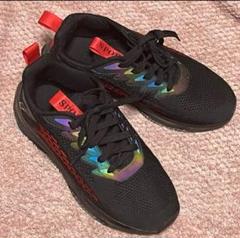 赤×黒　クッション入りスポーツスニーカー　24.5センチ
