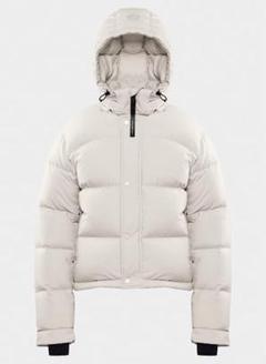 aritzia ダウン cloud puff ショートダウン 海外セレブ愛用