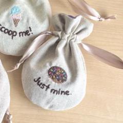 まんまる巾着　刺繍　ドーナツ　ポーチ　小物入れ　刺繍巾着　巾着　ナチュラル
