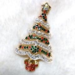 ホワイトベースのクリスマスツリーブローチのサムネイル