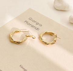 ♥️人気商品♥️おしゃれ　レディース　フープピアス　ゴールド　可愛い　上品　海外