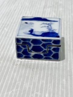 希少レトロ品　染付 山水 角香合 五良太甫呉祥瑞造 時代 希少レトロ品 染付 山水 角香合 五良太甫呉祥瑞造 時代 - メルカリ