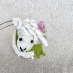 オリジナル・ハンドメイド モンゴル産 羊毛フェルト・羊のキーホルダー＆飾り物