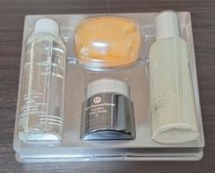 【新品未使用品】ワミレス　スキンケアセット　イオーヌ　小物プレゼント10点付き 新品未使用品】ワミレス スキンケアセット イオーヌ 小物