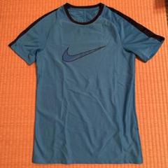Nike サッカーシャツ ロゴ入り