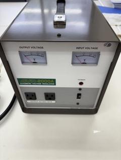 スワロー電機 交流定電圧電源装置 AVR-2000Aのサムネイル