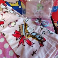 「涼さん専用」亜土ちゃんフェスタオル。ポーチ。丸缶シール❣️ 涼さん専用」亜土ちゃんフェスタオル。ポーチ。丸缶シール