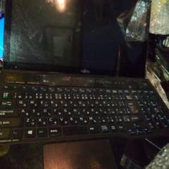 富士通LIFEBOOK AH77/J 型番FMVA77JBAのサムネイル