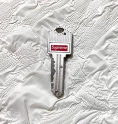 2025年最新】supreme ナイフ キーホルダーの人気アイテム - メルカリ