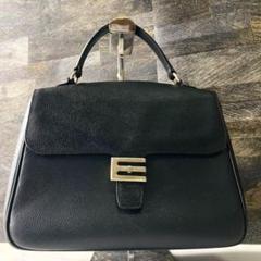 美品 エトロ ハンドバッグ ゴールドロゴ金具 シボ革 黒 美品 エトロ ハンドバッグ ゴールドロゴ金具 シボ革 黒 - メルカリ