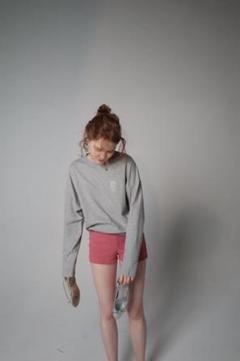 エピヌ ロンティー épine ピンク 長袖　トップス　　カットソー Eé embroidery big long tee baby pink | épine