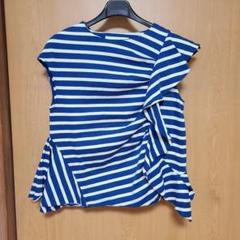 AVIE 青と白のストライプ フリル付き Tシャツ