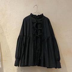 【未使用に近い】ネストローブ　フリルカラーギャザーブラウス　オールマンズテーラー 未使用に近い】ネストローブ フリルカラーギャザーブラウス