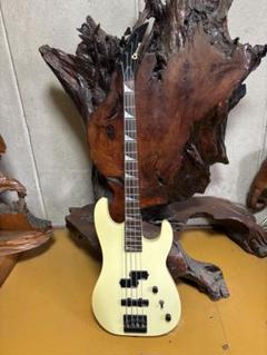 CHARVEL エレキベース　Box2344 現状品 CHARVEL エレキベース Box2344 現状品 - メルカリ