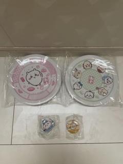 ちいかわ　くら寿司　マグネット&缶バッチ